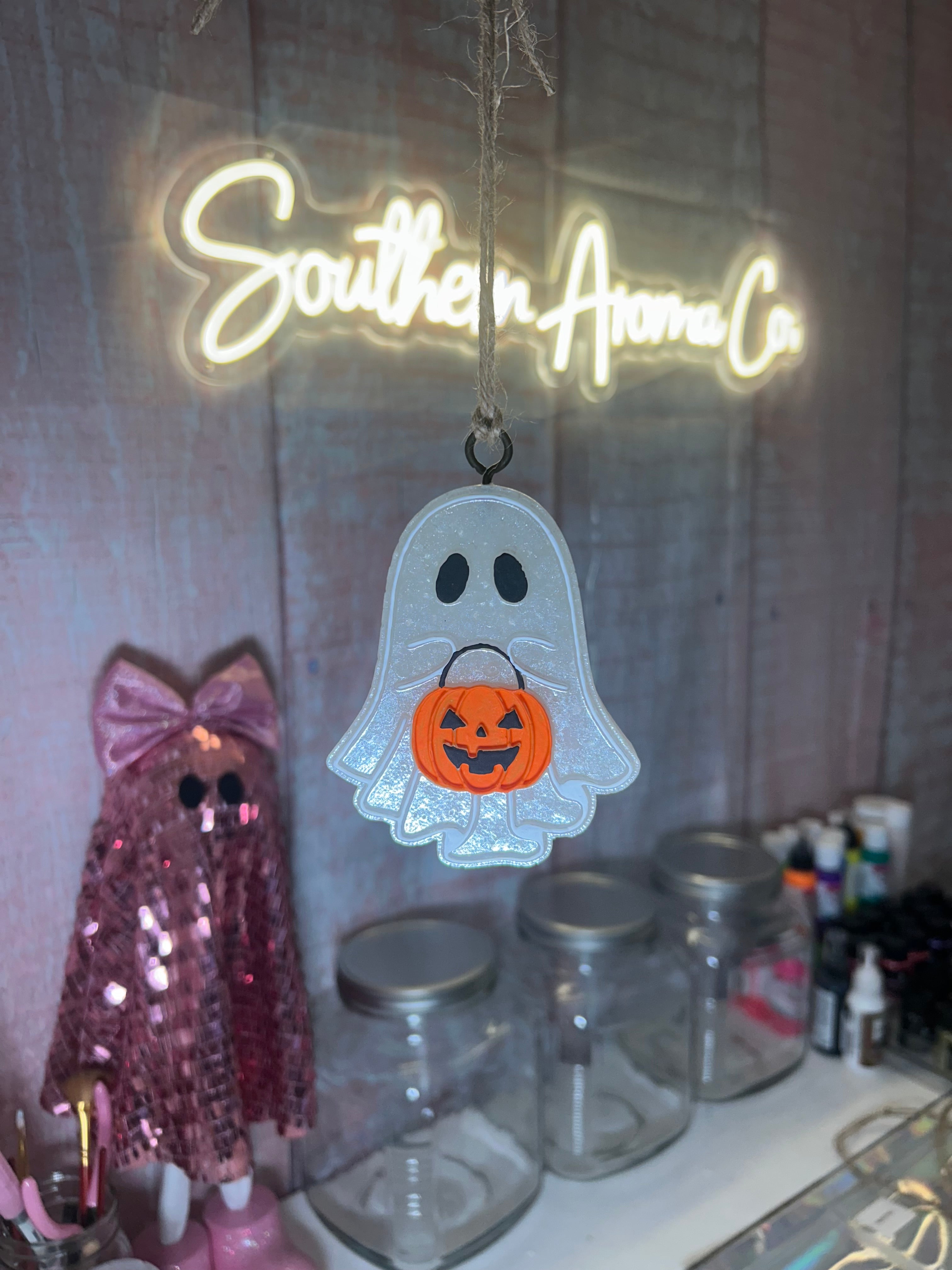 Trick-or-treat Ghost